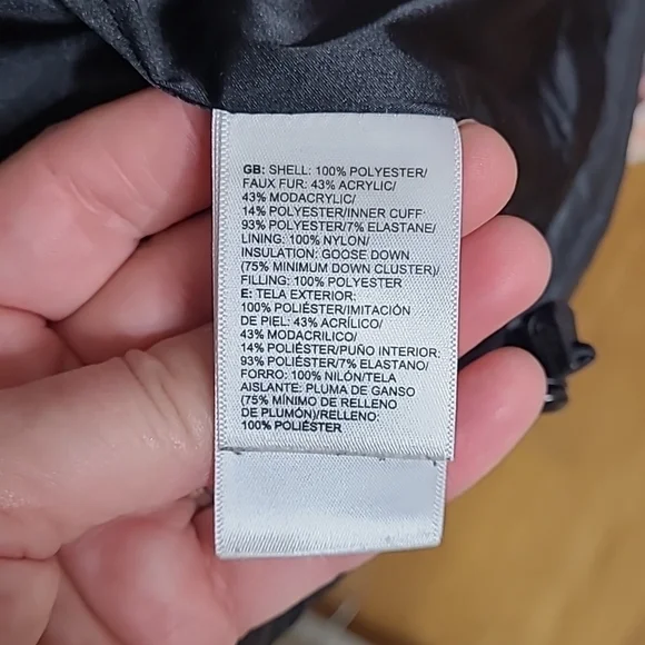 The North Face Women's Quilted Puffer Jacket - Dark Gray with Fur Hood - Picture 16 of 16